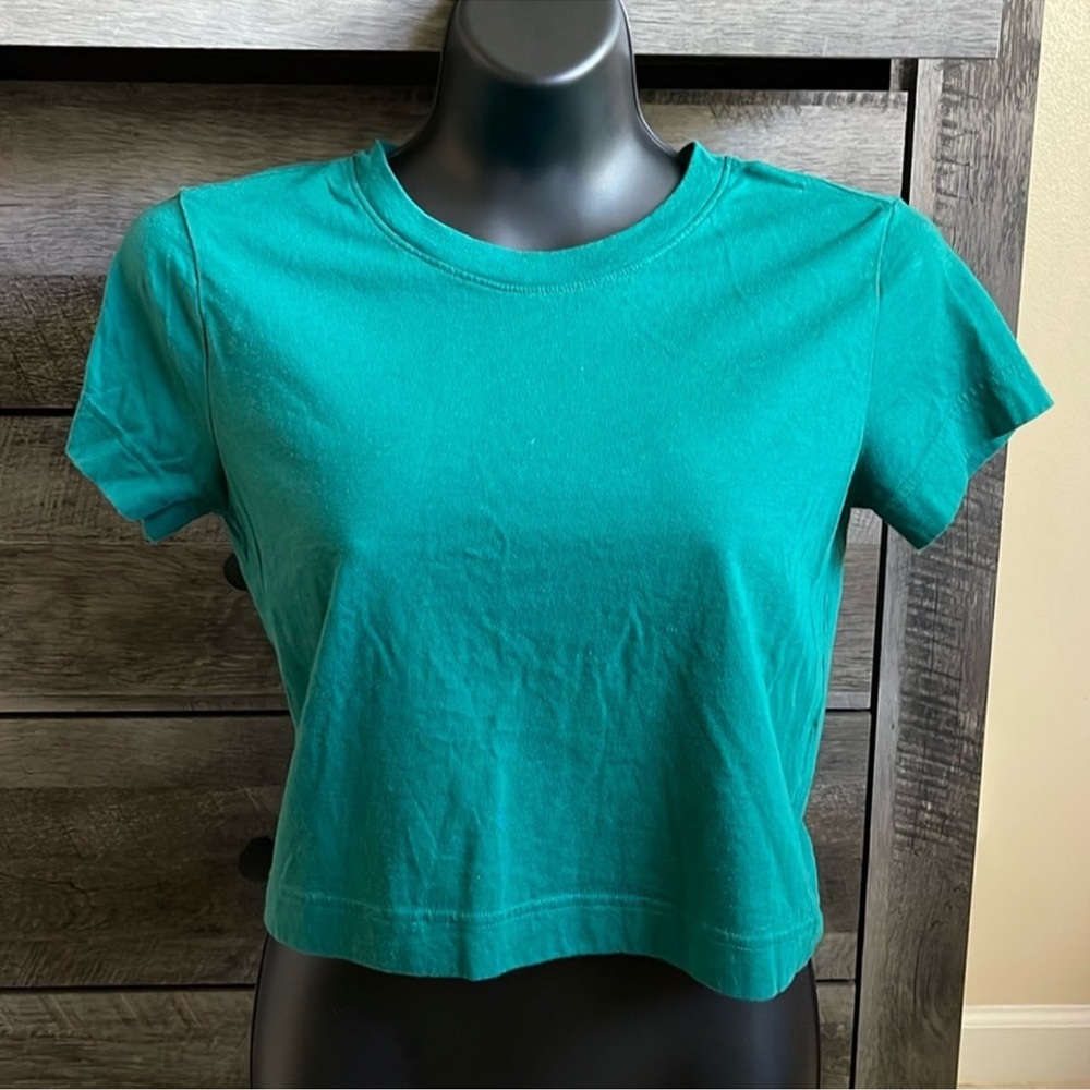 VS Pink Crop Tee